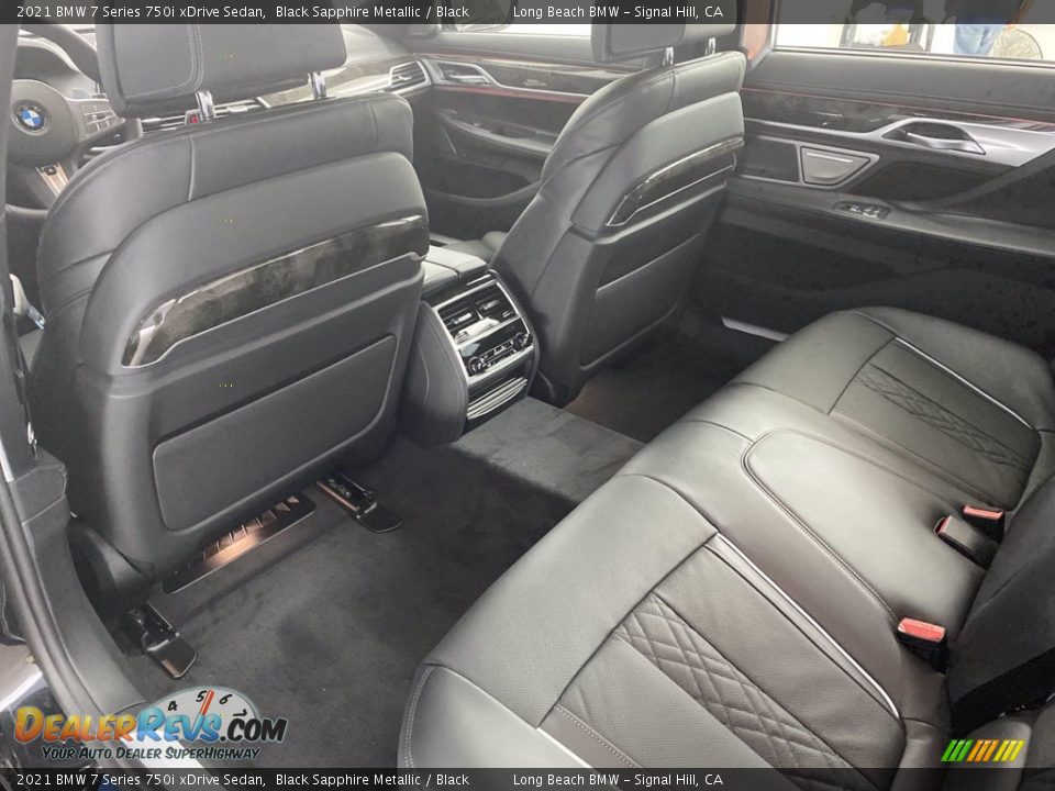 Rear Seat of 2021 BMW 7 Series 750i xDrive Sedan Photo #19