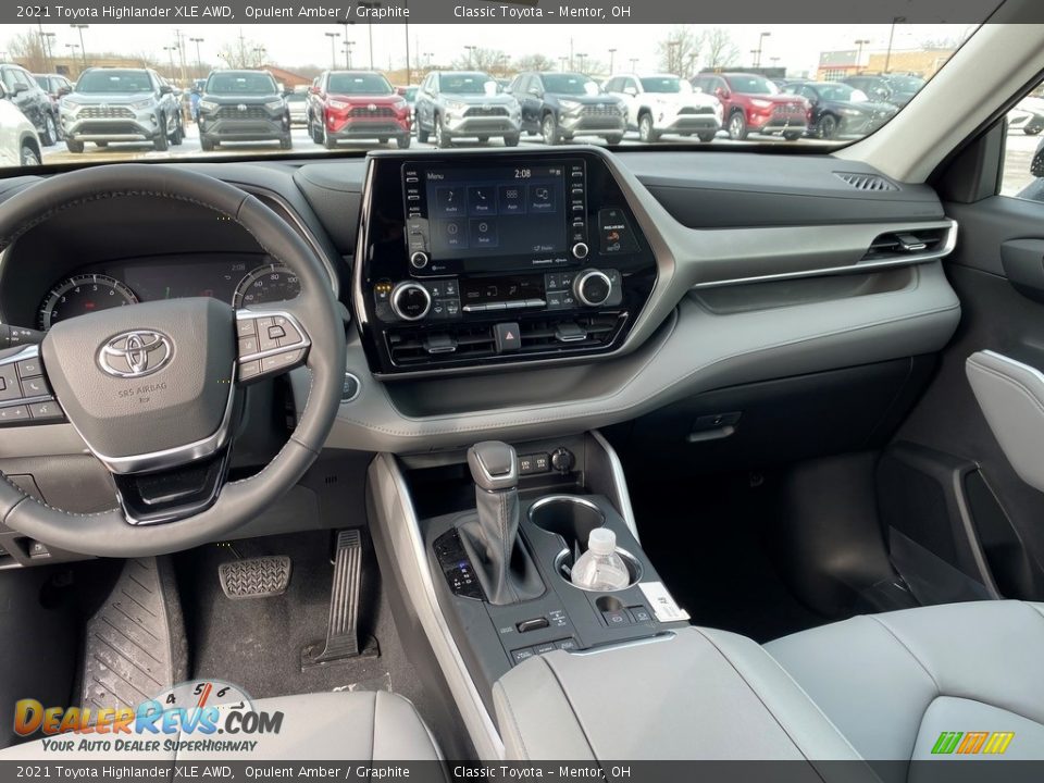 2021 Toyota Highlander XLE AWD Opulent Amber / Graphite Photo #4