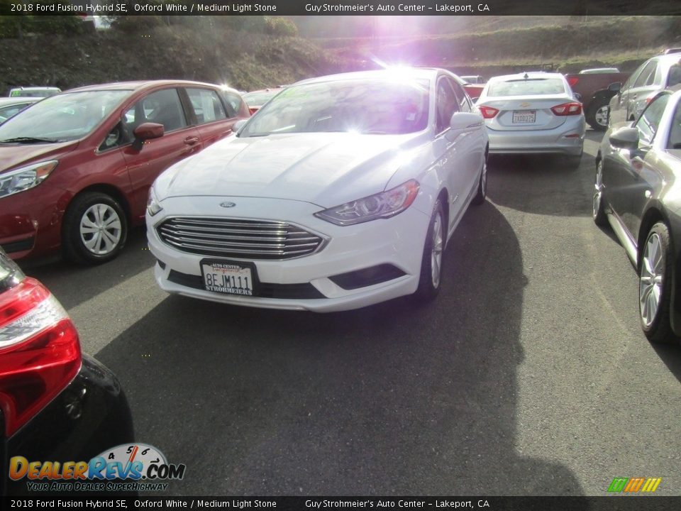 2018 Ford Fusion Hybrid SE Oxford White / Medium Light Stone Photo #2