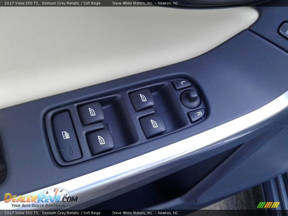 Door Panel of 2017 Volvo S60 T5 Photo #14