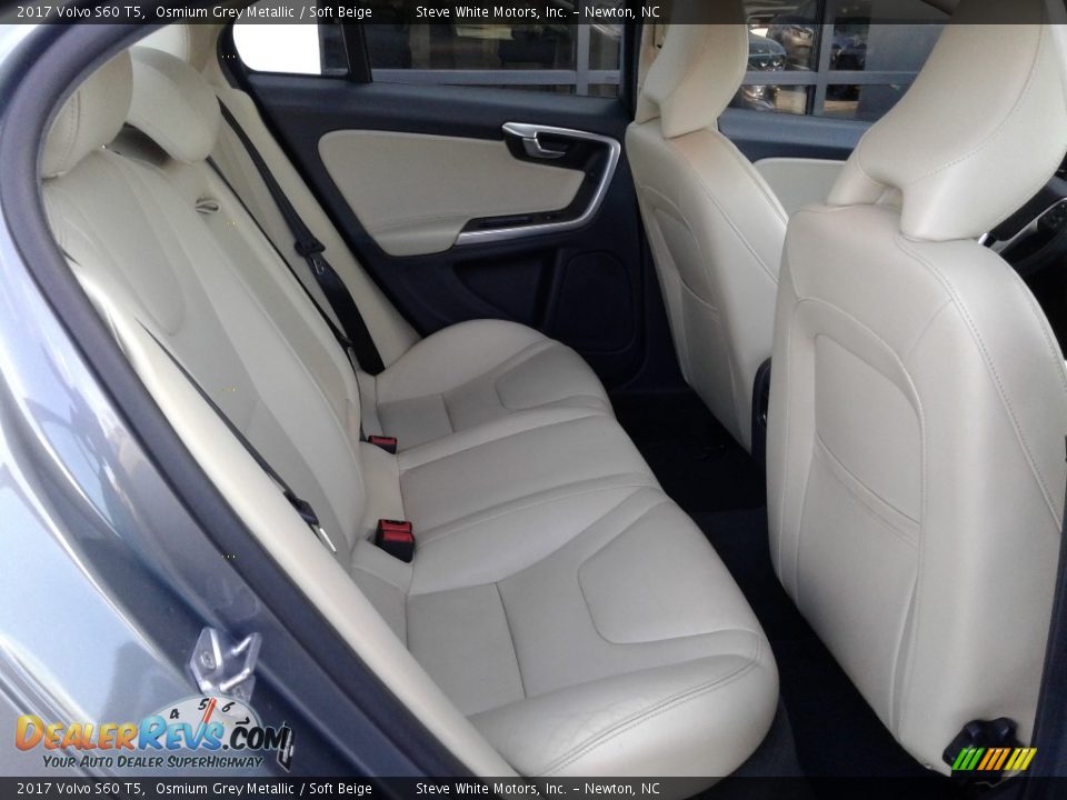 Rear Seat of 2017 Volvo S60 T5 Photo #17