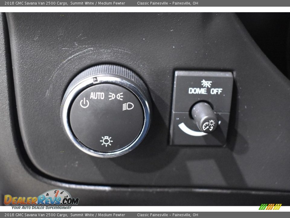 Controls of 2018 GMC Savana Van 2500 Cargo Photo #10