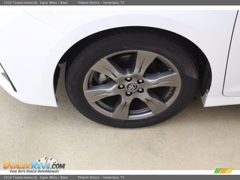 2019 Toyota Sienna SE Super White / Black Photo #5