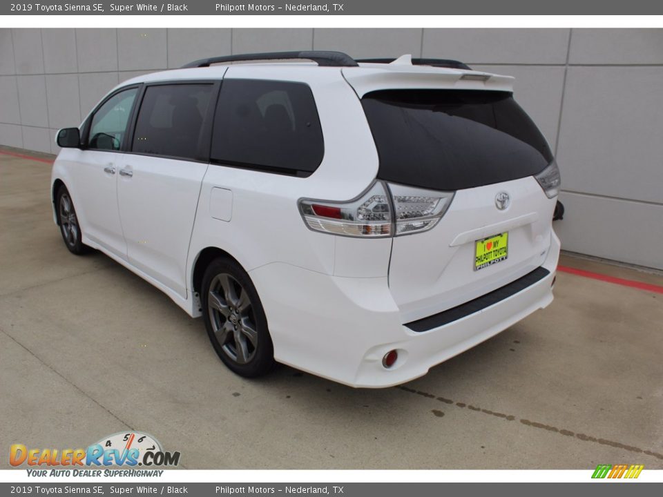 2019 Toyota Sienna SE Super White / Black Photo #6
