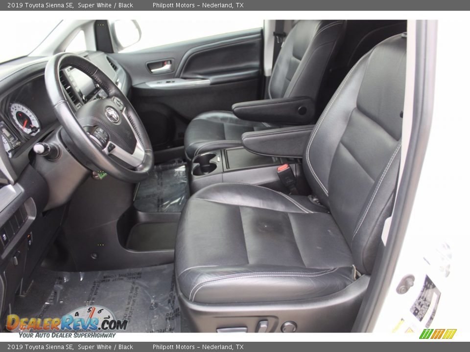2019 Toyota Sienna SE Super White / Black Photo #10