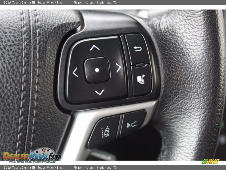 2019 Toyota Sienna SE Super White / Black Photo #12
