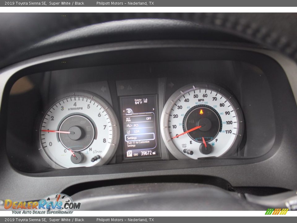 2019 Toyota Sienna SE Super White / Black Photo #13