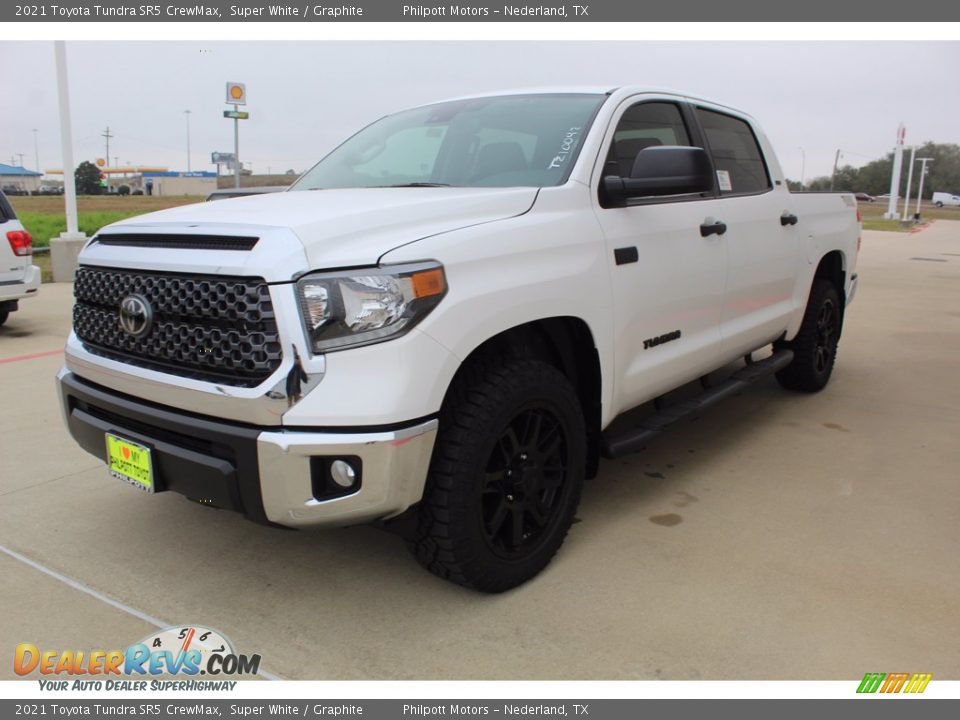 2021 Toyota Tundra SR5 CrewMax Super White / Graphite Photo #4