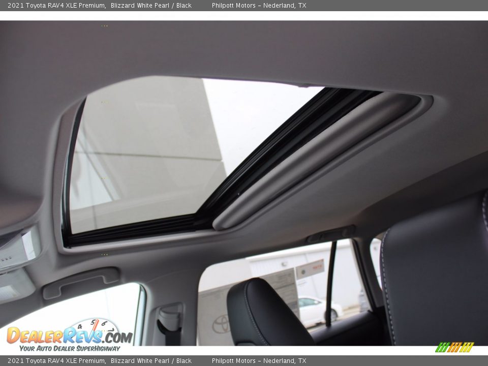 2021 Toyota RAV4 XLE Premium Blizzard White Pearl / Black Photo #19