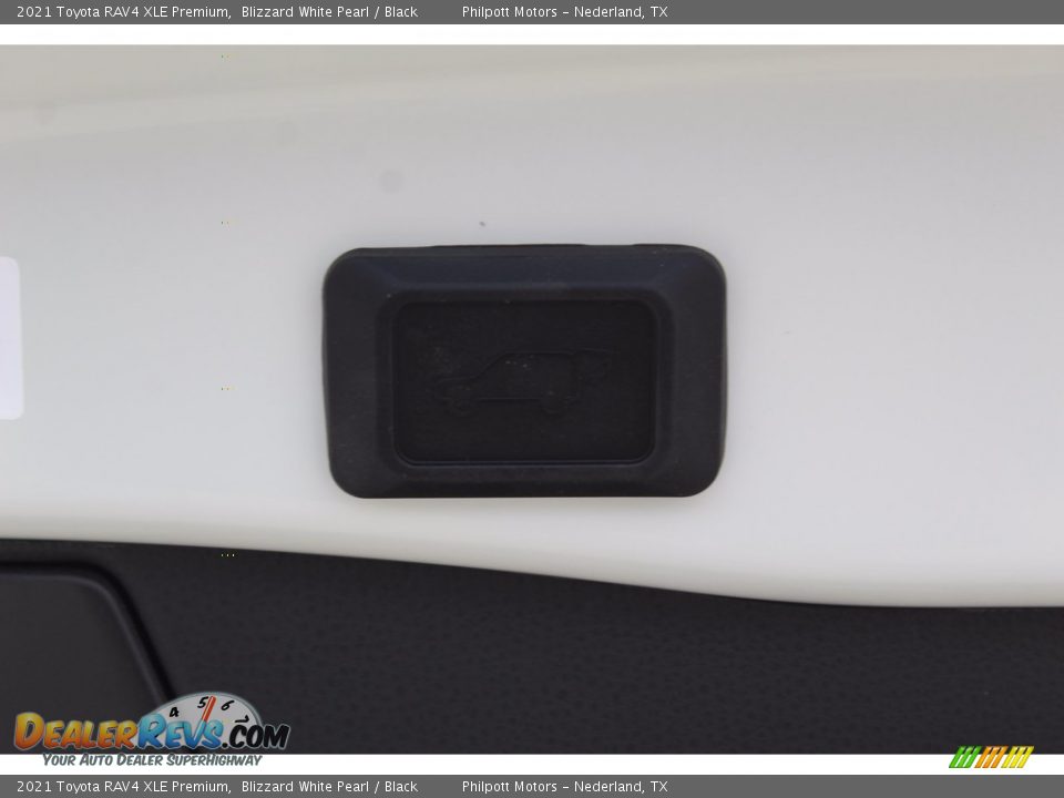 2021 Toyota RAV4 XLE Premium Blizzard White Pearl / Black Photo #25
