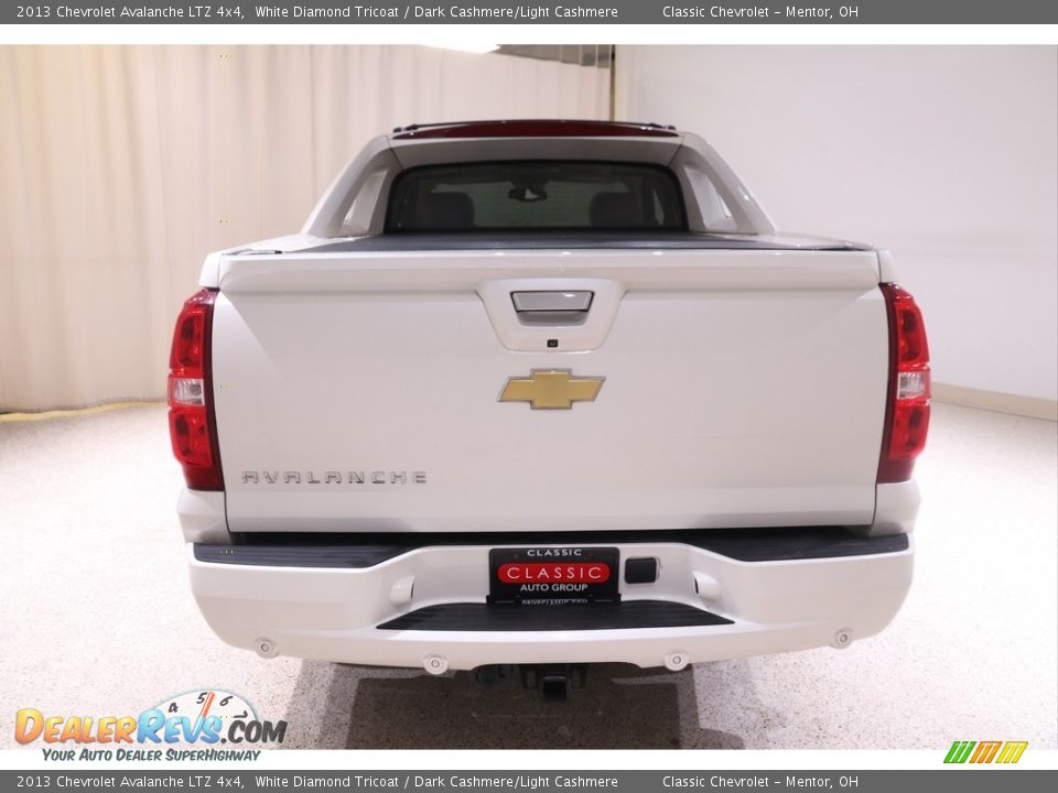 2013 Chevrolet Avalanche LTZ 4x4 White Diamond Tricoat / Dark Cashmere/Light Cashmere Photo #23