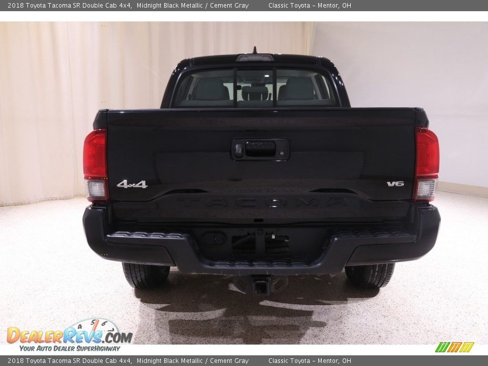 2018 Toyota Tacoma SR Double Cab 4x4 Midnight Black Metallic / Cement Gray Photo #17