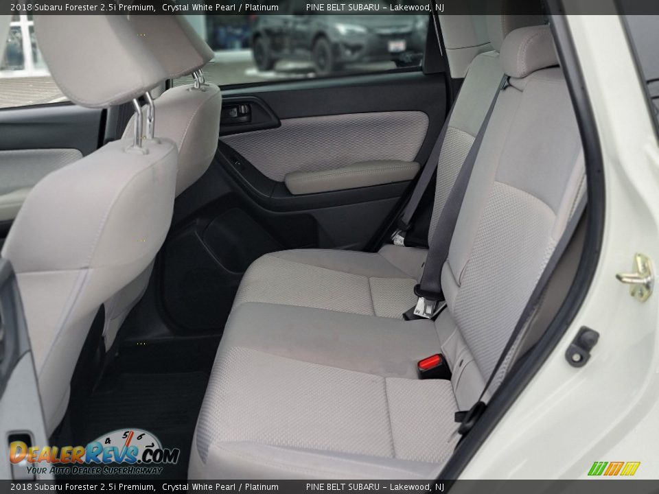 2018 Subaru Forester 2.5i Premium Crystal White Pearl / Platinum Photo #32