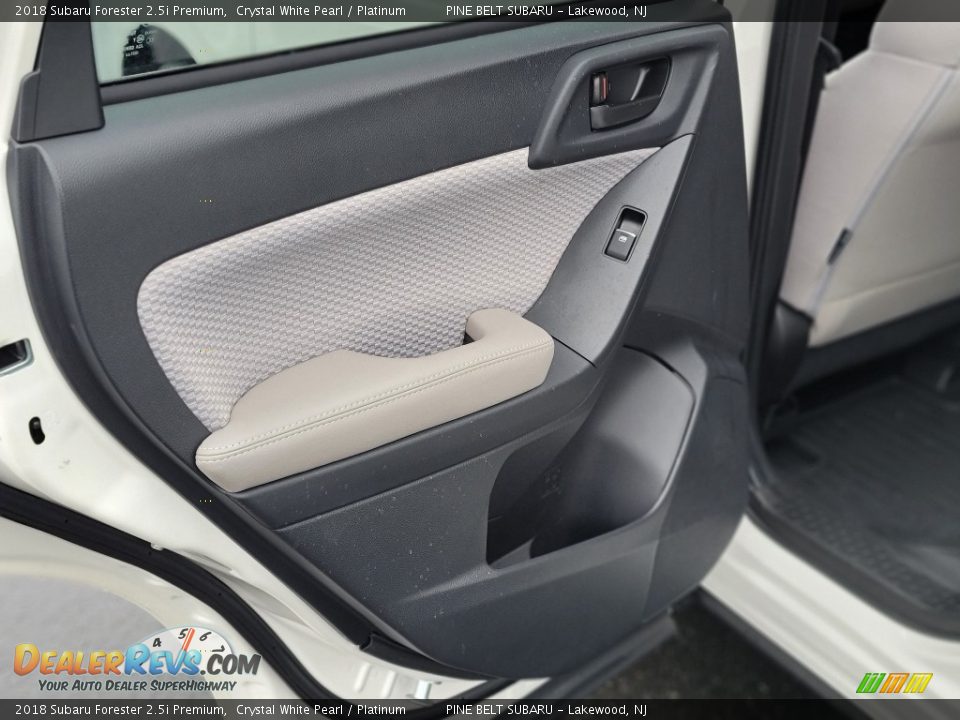 2018 Subaru Forester 2.5i Premium Crystal White Pearl / Platinum Photo #33
