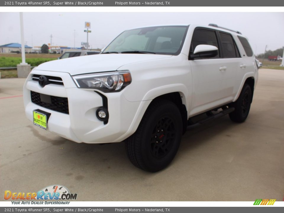 2021 Toyota 4Runner SR5 Super White / Black/Graphite Photo #4