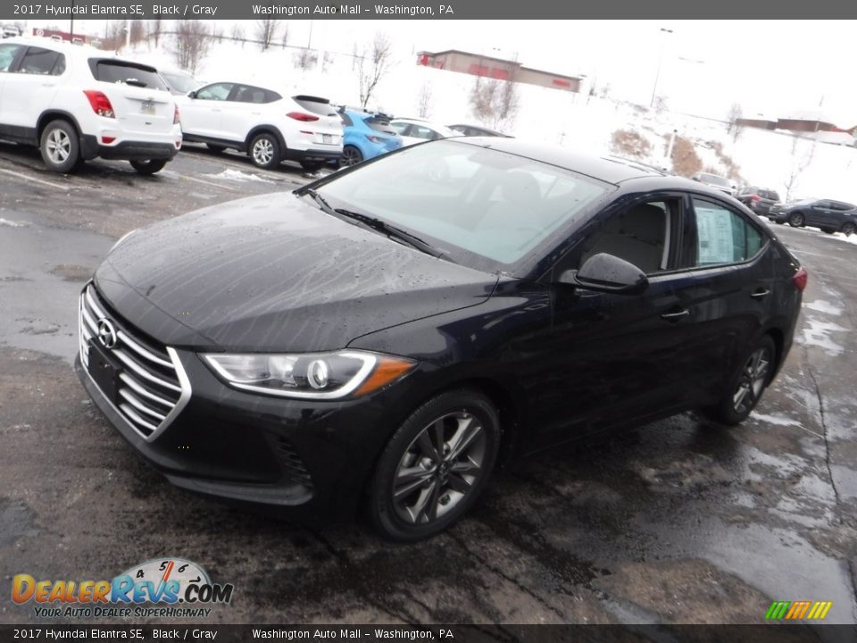 2017 Hyundai Elantra SE Black / Gray Photo #5