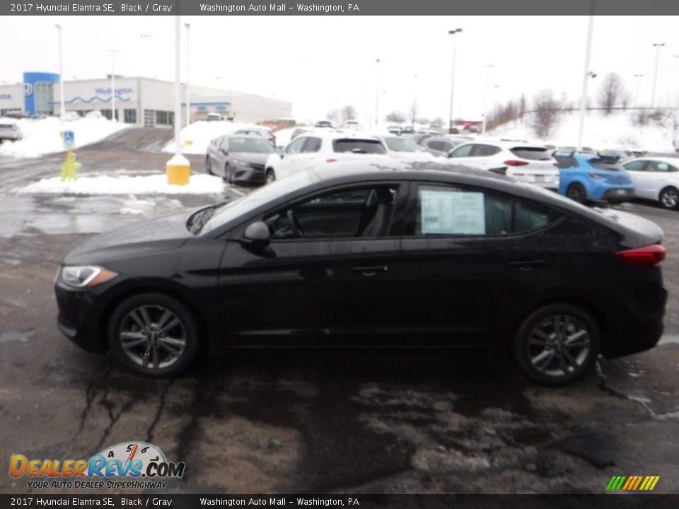 2017 Hyundai Elantra SE Black / Gray Photo #6