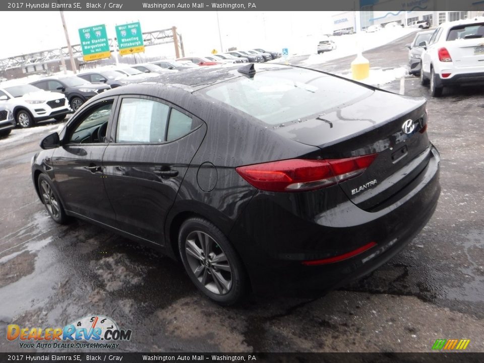 2017 Hyundai Elantra SE Black / Gray Photo #7