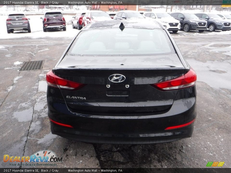 2017 Hyundai Elantra SE Black / Gray Photo #8