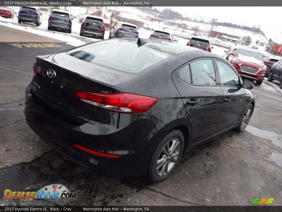 2017 Hyundai Elantra SE Black / Gray Photo #9