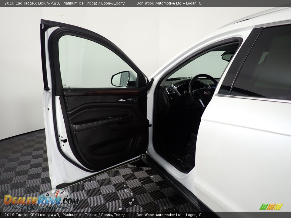 2016 Cadillac SRX Luxury AWD Platinum Ice Tricoat / Ebony/Ebony Photo #32