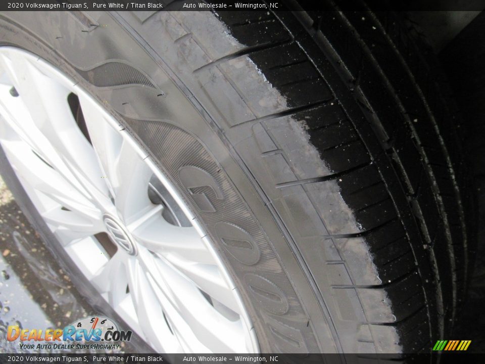 2020 Volkswagen Tiguan S Pure White / Titan Black Photo #8