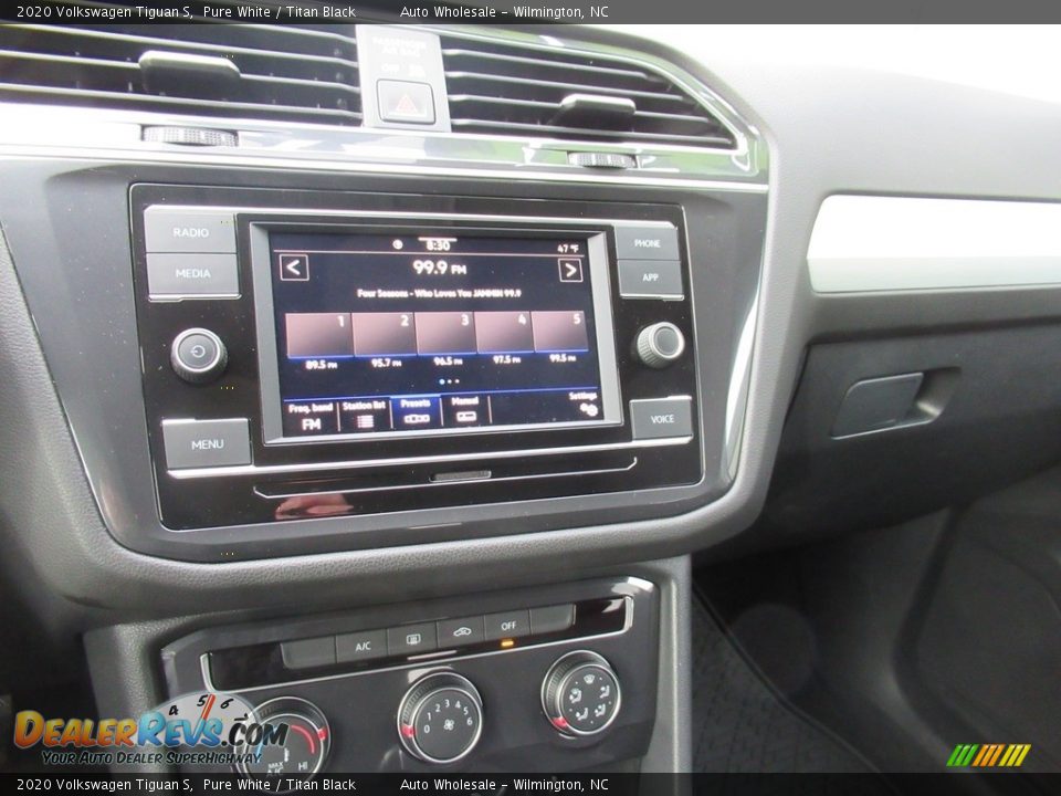 2020 Volkswagen Tiguan S Pure White / Titan Black Photo #17