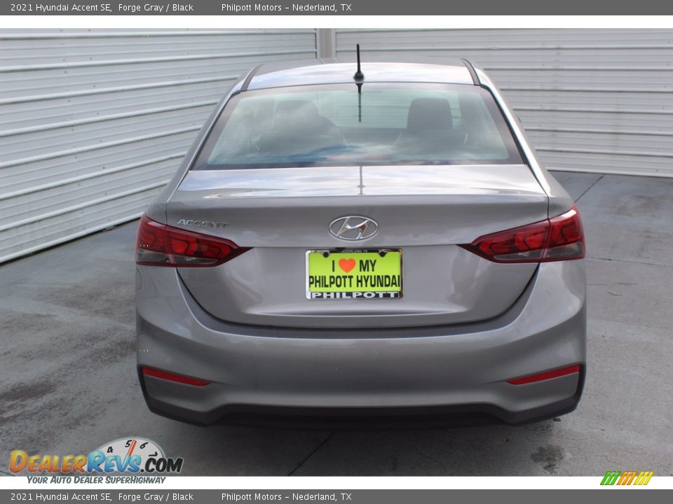 2021 Hyundai Accent SE Forge Gray / Black Photo #7
