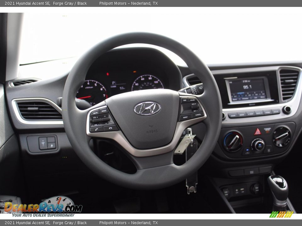2021 Hyundai Accent SE Forge Gray / Black Photo #21