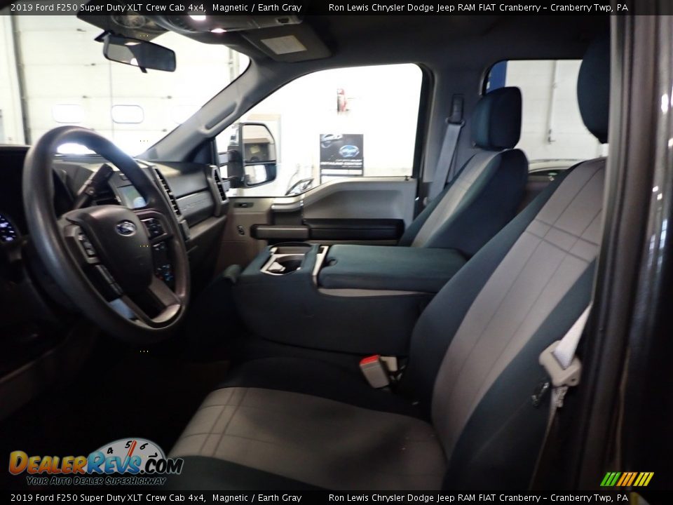 2019 Ford F250 Super Duty XLT Crew Cab 4x4 Magnetic / Earth Gray Photo #2