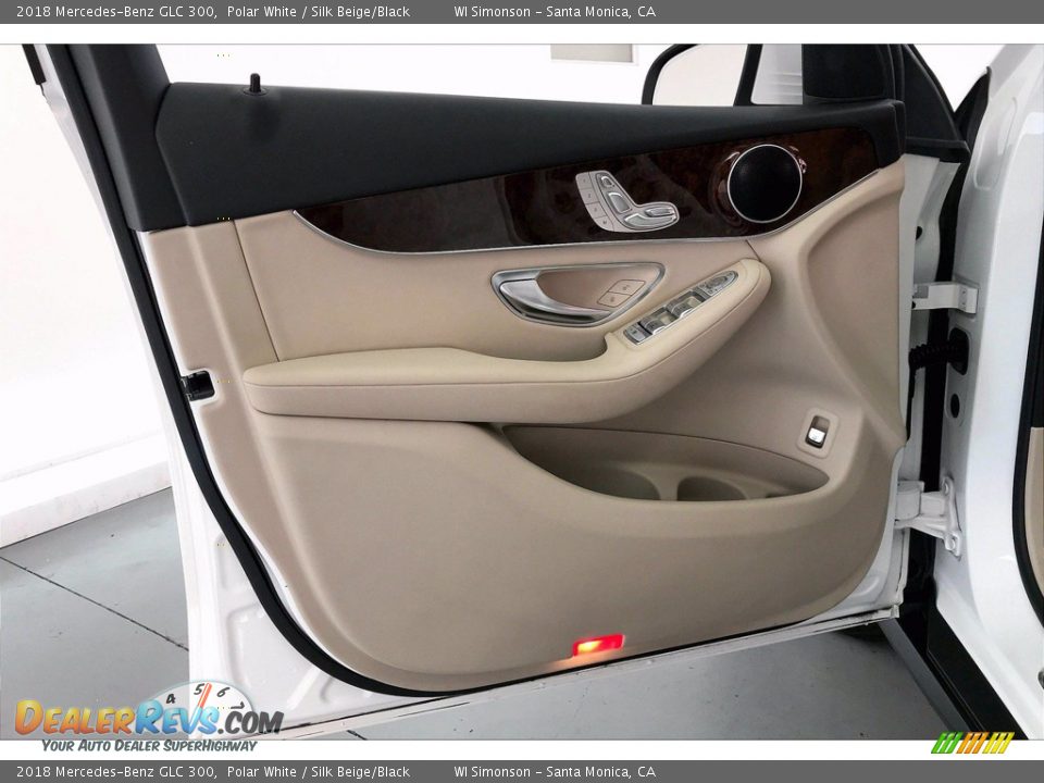 2018 Mercedes-Benz GLC 300 Polar White / Silk Beige/Black Photo #26