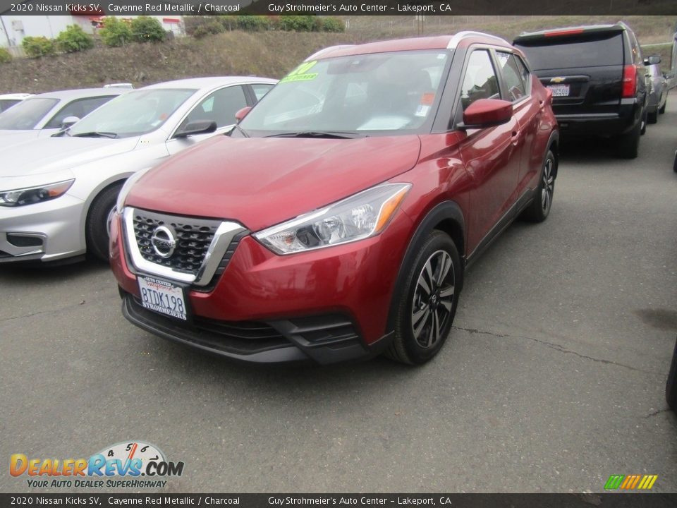 Front 3/4 View of 2020 Nissan Kicks SV Photo #3