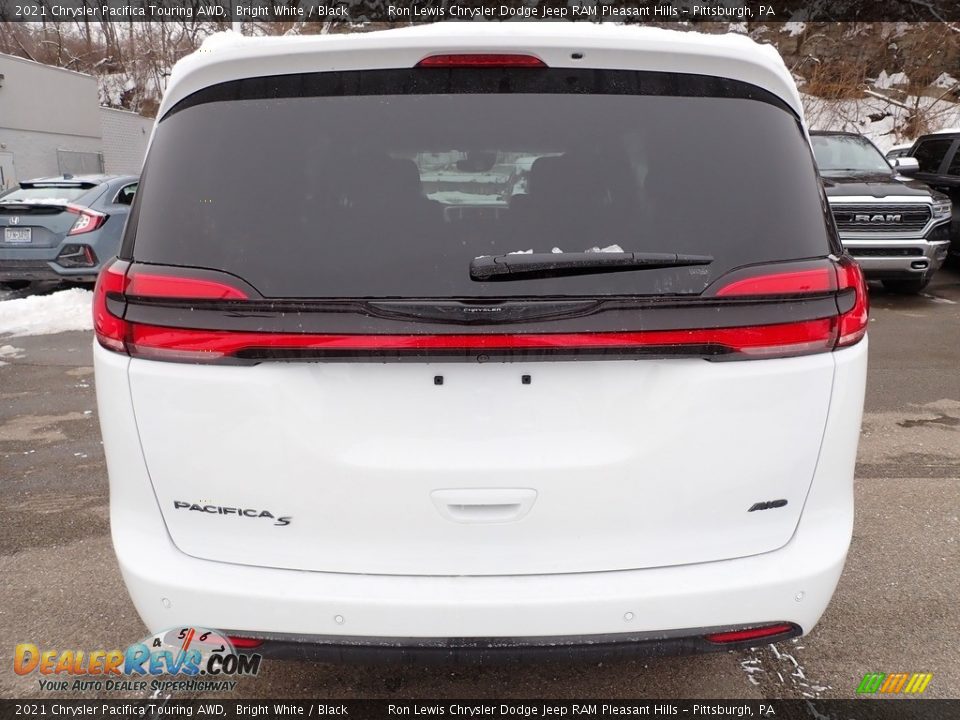 2021 Chrysler Pacifica Touring AWD Bright White / Black Photo #4