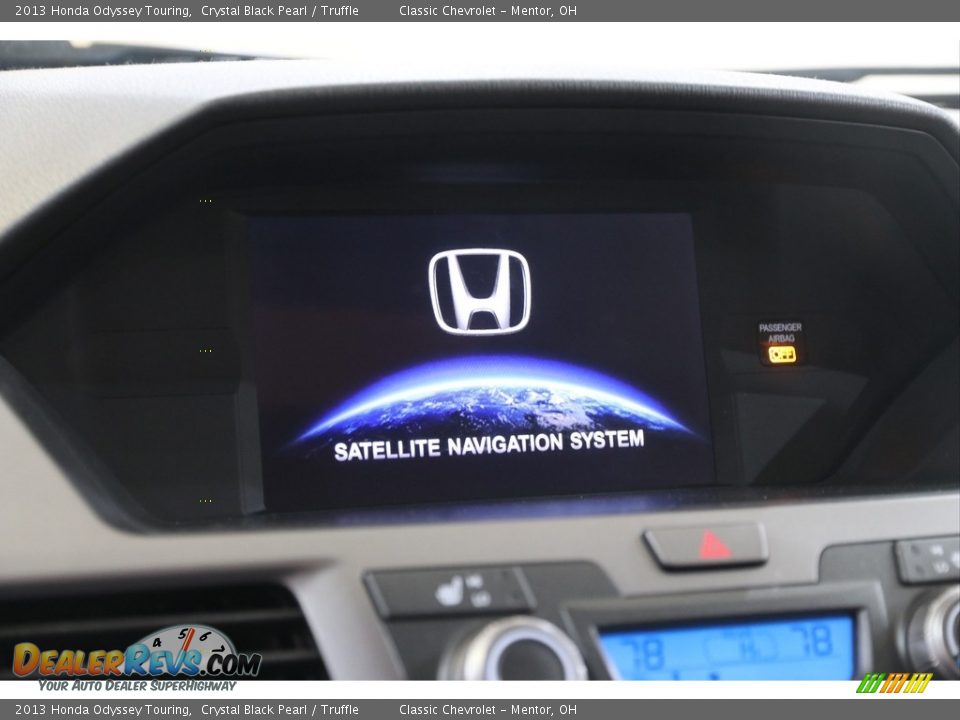 2013 Honda Odyssey Touring Crystal Black Pearl / Truffle Photo #11