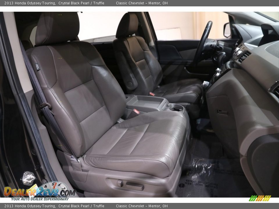 2013 Honda Odyssey Touring Crystal Black Pearl / Truffle Photo #20