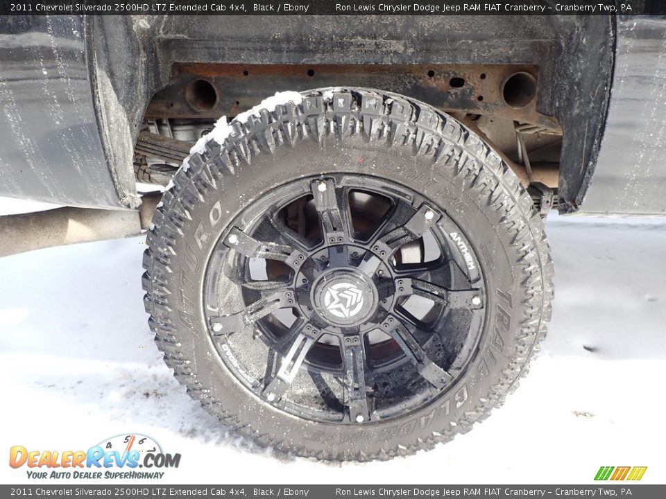 Custom Wheels of 2011 Chevrolet Silverado 2500HD LTZ Extended Cab 4x4 Photo #5