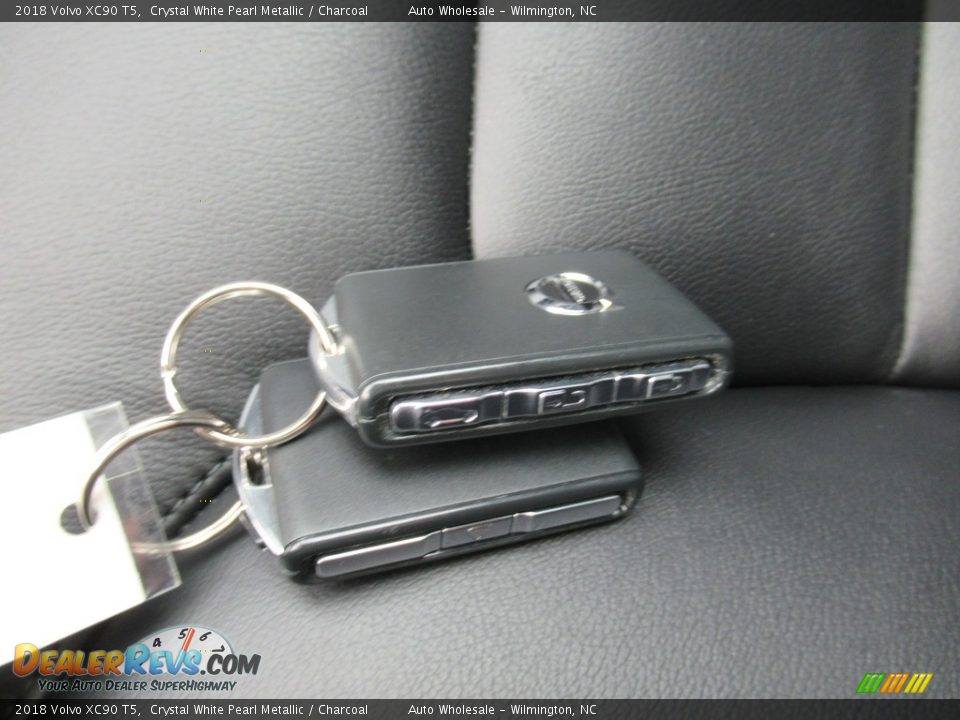2018 Volvo XC90 T5 Crystal White Pearl Metallic / Charcoal Photo #20