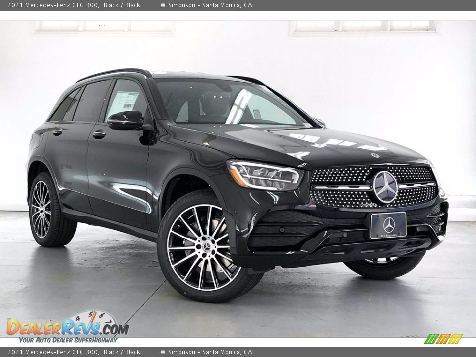 Front 3/4 View of 2021 Mercedes-Benz GLC 300 Photo #12