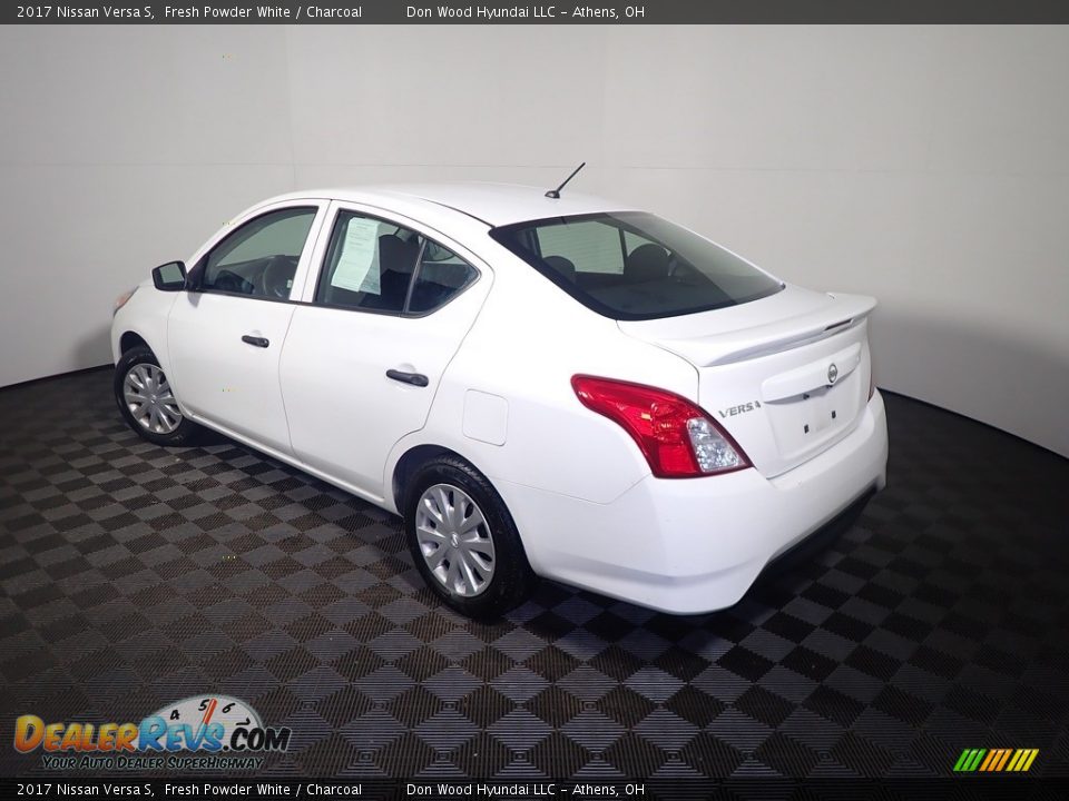 2017 Nissan Versa S Fresh Powder White / Charcoal Photo #11