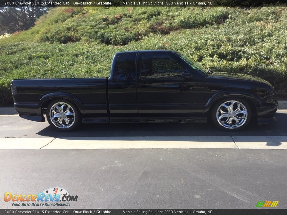 Onyx Black 2000 Chevrolet S10 LS Extended Cab Photo #1