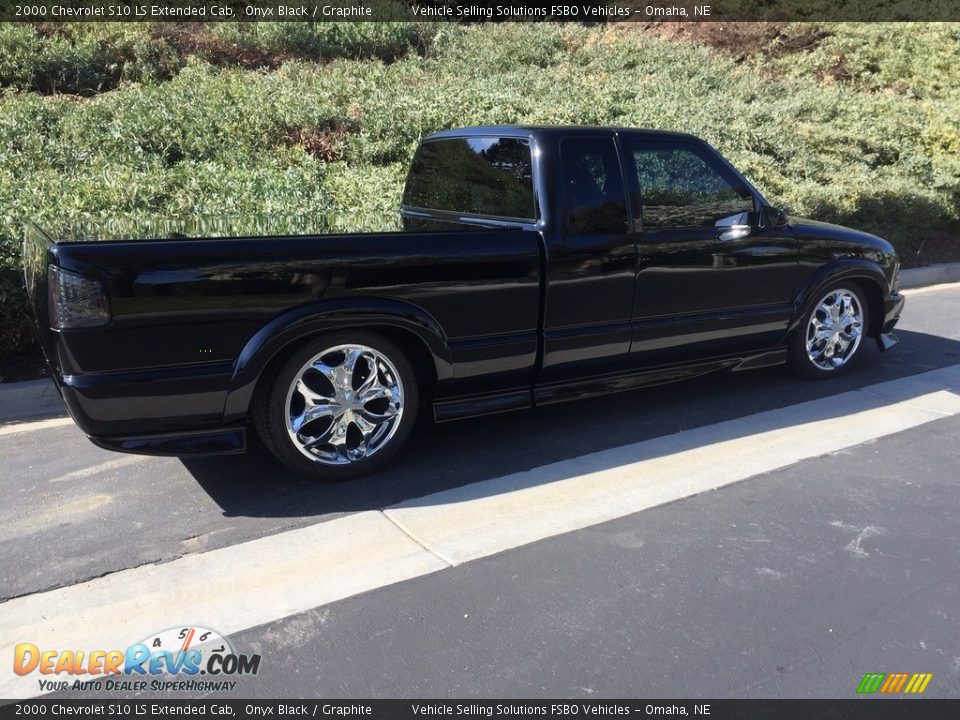 Onyx Black 2000 Chevrolet S10 LS Extended Cab Photo #2