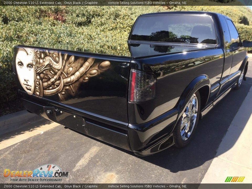 2000 Chevrolet S10 LS Extended Cab Onyx Black / Graphite Photo #3