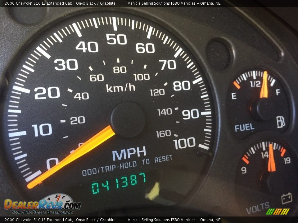 2000 Chevrolet S10 LS Extended Cab Gauges Photo #12