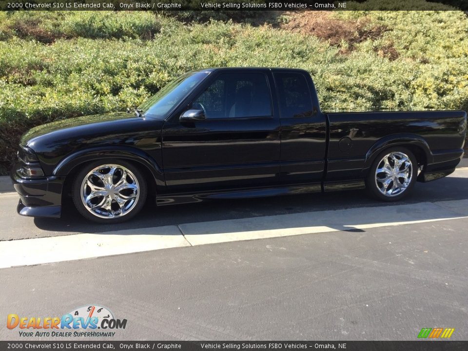 Onyx Black 2000 Chevrolet S10 LS Extended Cab Photo #13