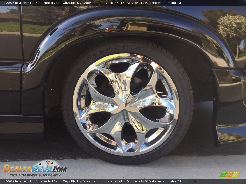 Custom Wheels of 2000 Chevrolet S10 LS Extended Cab Photo #21