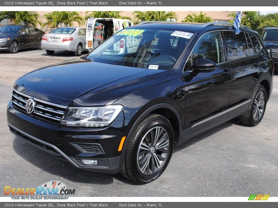 2019 Volkswagen Tiguan SEL Deep Black Pearl / Titan Black Photo #4