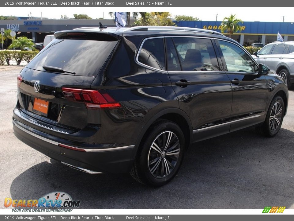 2019 Volkswagen Tiguan SEL Deep Black Pearl / Titan Black Photo #9