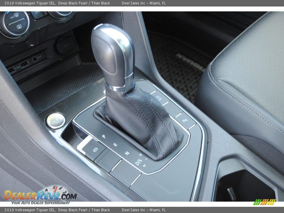 2019 Volkswagen Tiguan SEL Deep Black Pearl / Titan Black Photo #13