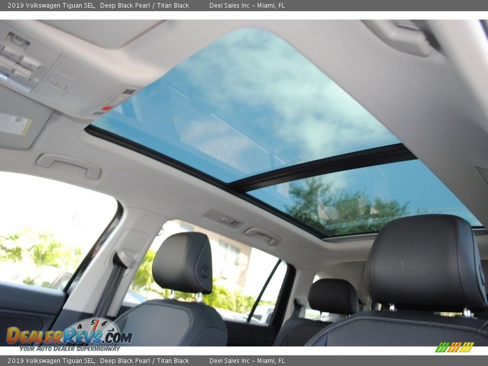 2019 Volkswagen Tiguan SEL Deep Black Pearl / Titan Black Photo #14
