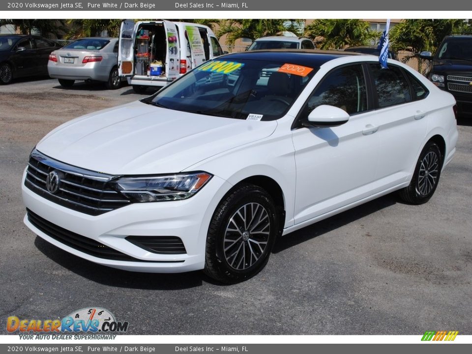 Pure White 2020 Volkswagen Jetta SE Photo #4